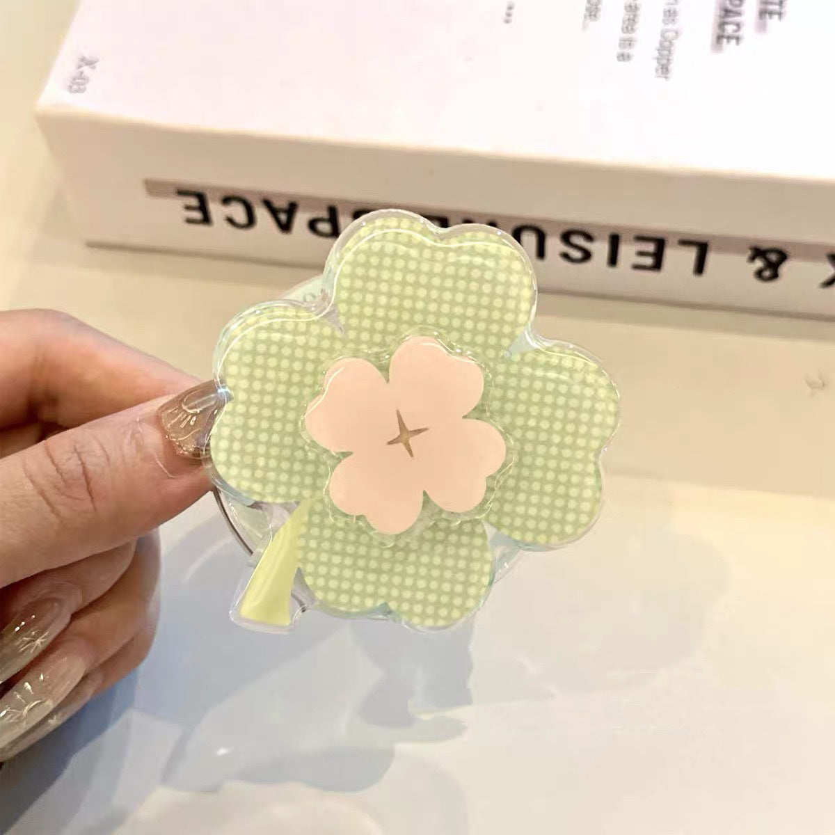 Cute Rotating Star-Wing MagSafe Stand — Strong Magnetic Adhesion & Portable