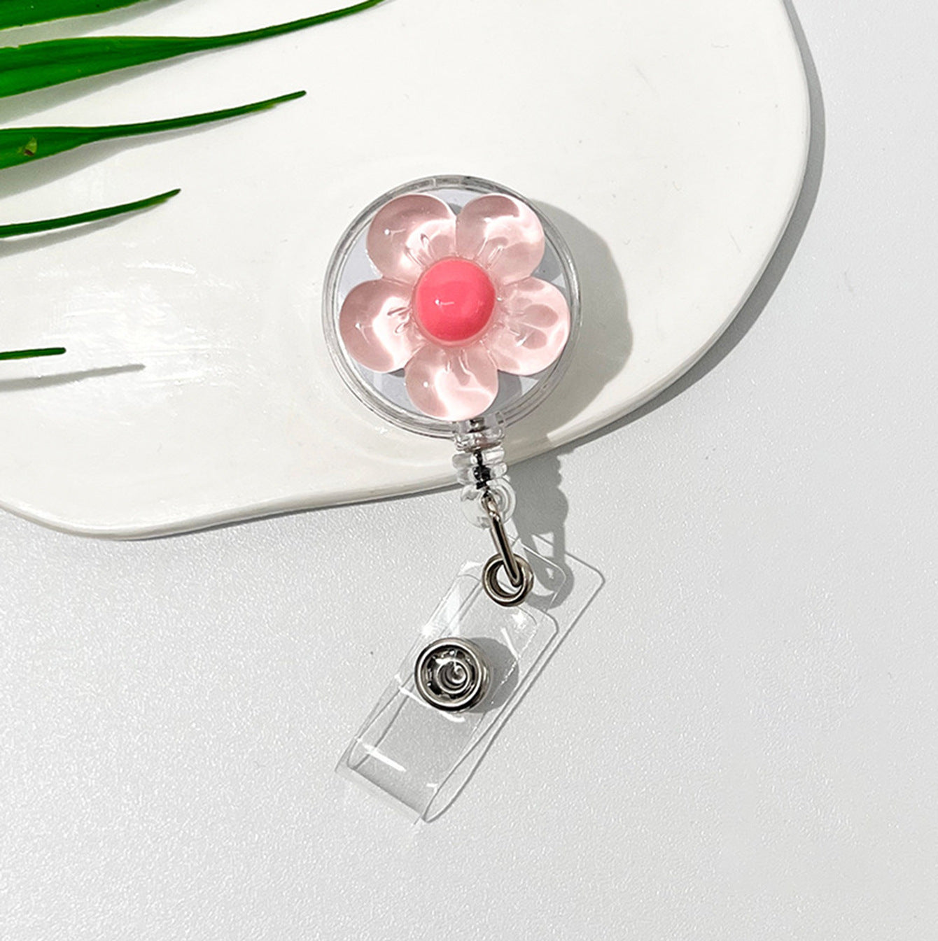 Flower-Themed Retractable Badge Reel with Belt Clip — Durable, Anti-Loss ID Holder for Doctors & Nurses — Self-Retracting Badge Clip