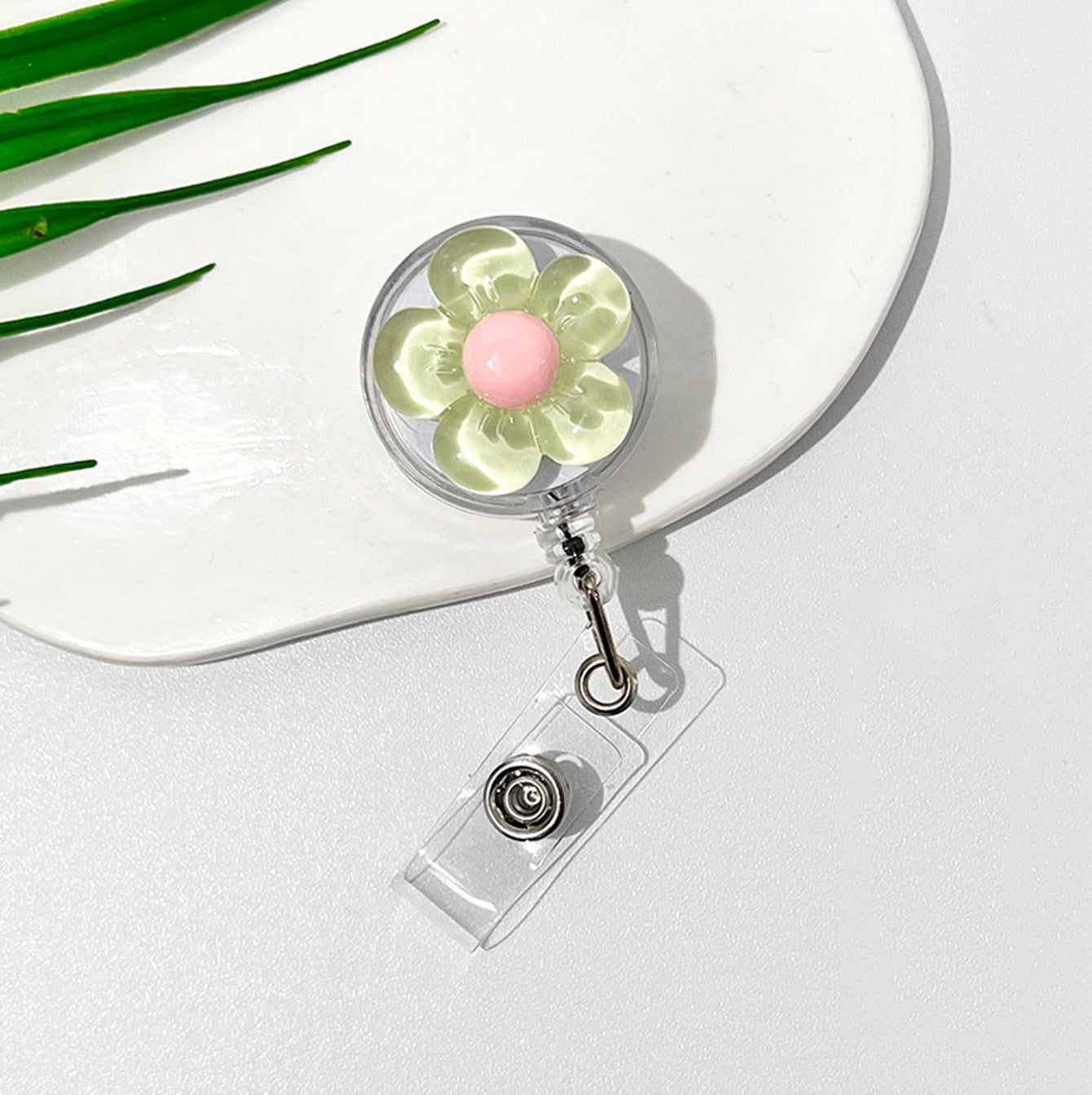 Flower-Themed Retractable Badge Reel with Belt Clip — Durable, Anti-Loss ID Holder for Doctors & Nurses — Self-Retracting Badge Clip