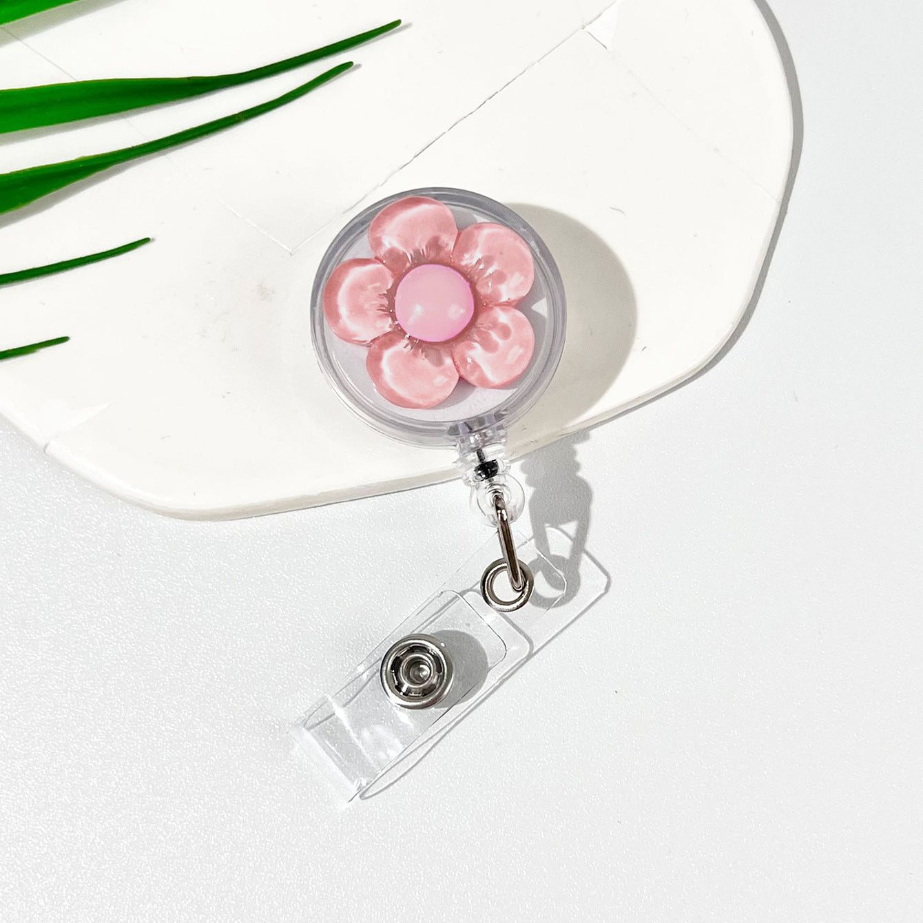 Flower-Themed Retractable Badge Reel with Belt Clip — Durable, Anti-Loss ID Holder for Doctors & Nurses — Self-Retracting Badge Clip